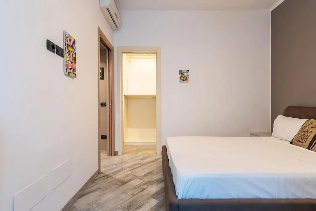 Bilocale Valtellina / Isola Apartment Milan 0*,