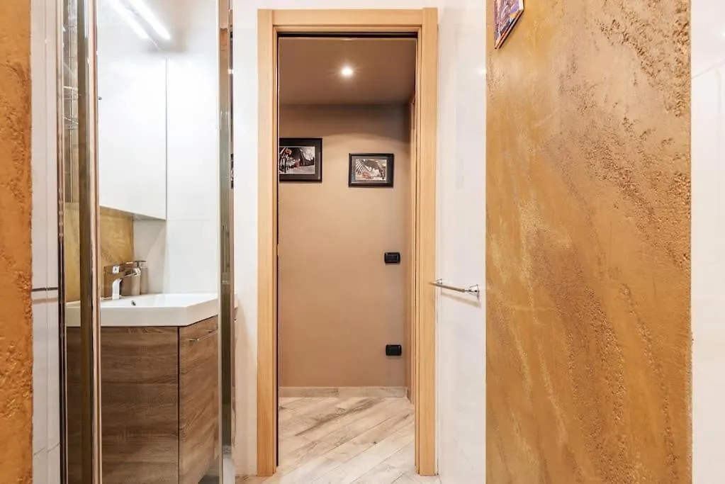 Bilocale Valtellina / Isola Apartment Milan Italy