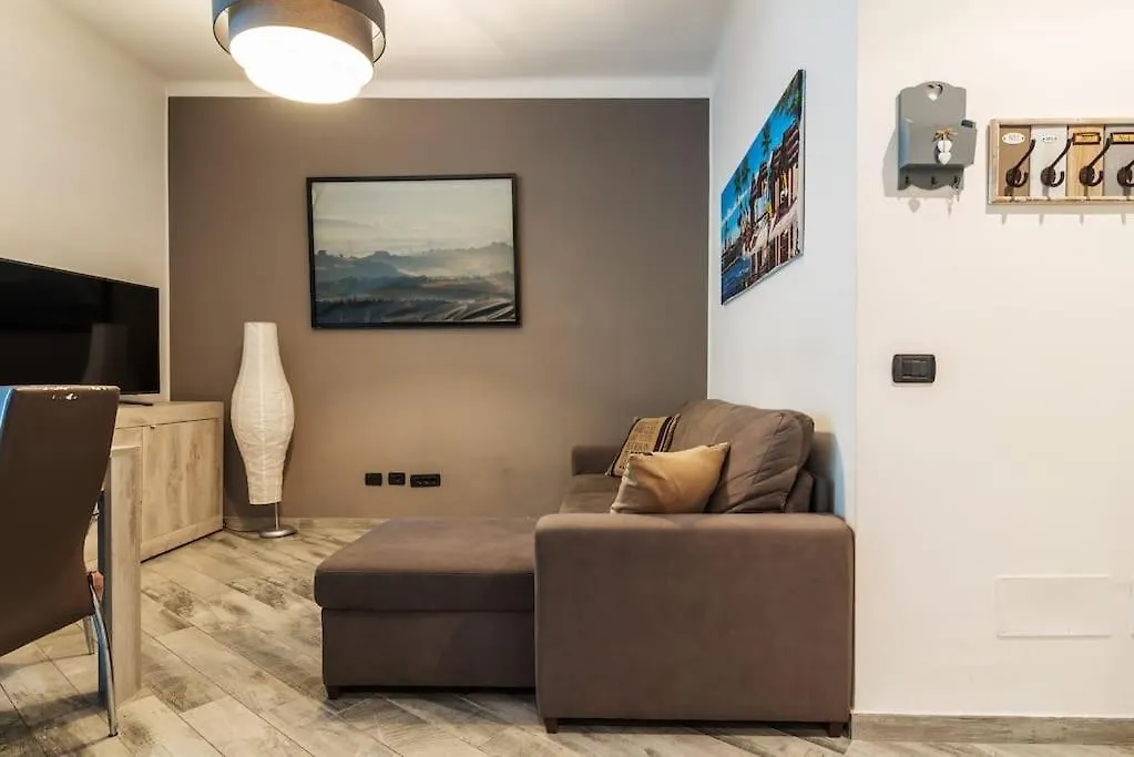 Bilocale Valtellina / Isola Apartment Milan